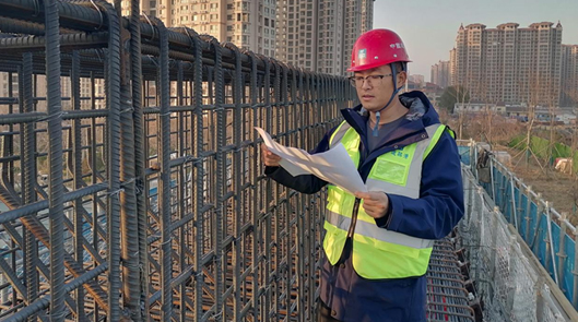 十年，他用双手擘画城市发展的脉络