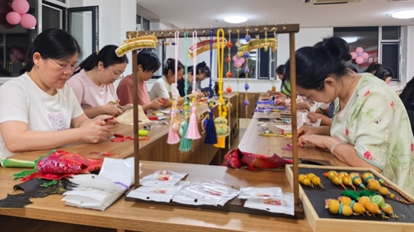 织锦传古韵 非遗润工心